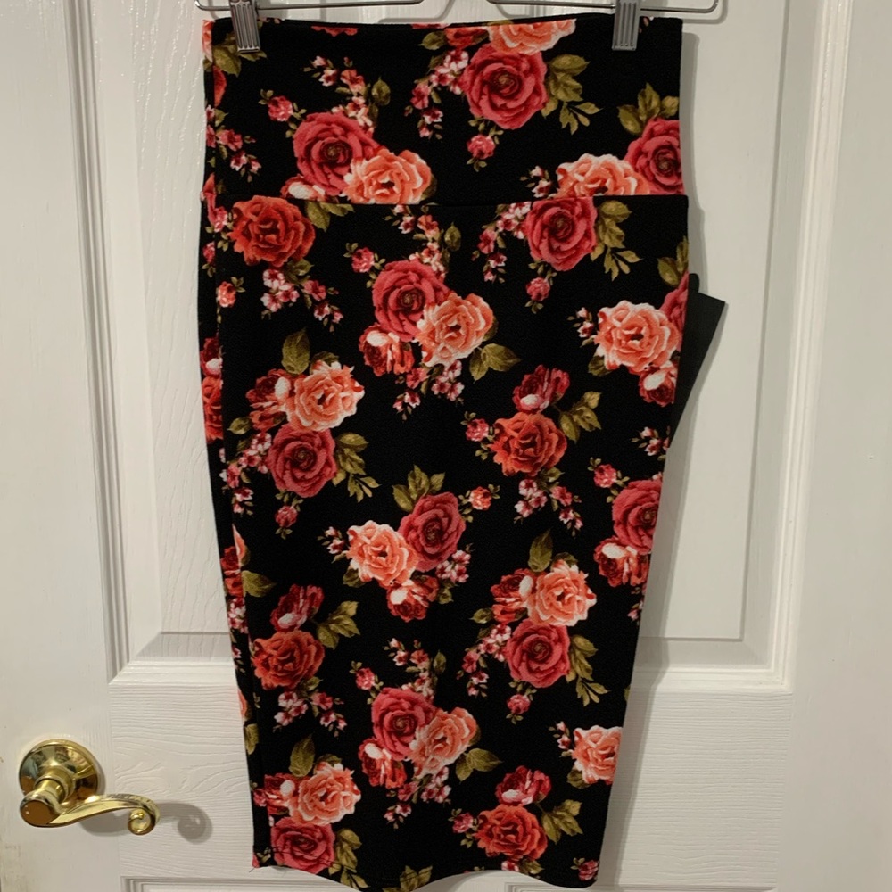 Black Pencil Skirt with Red Roses